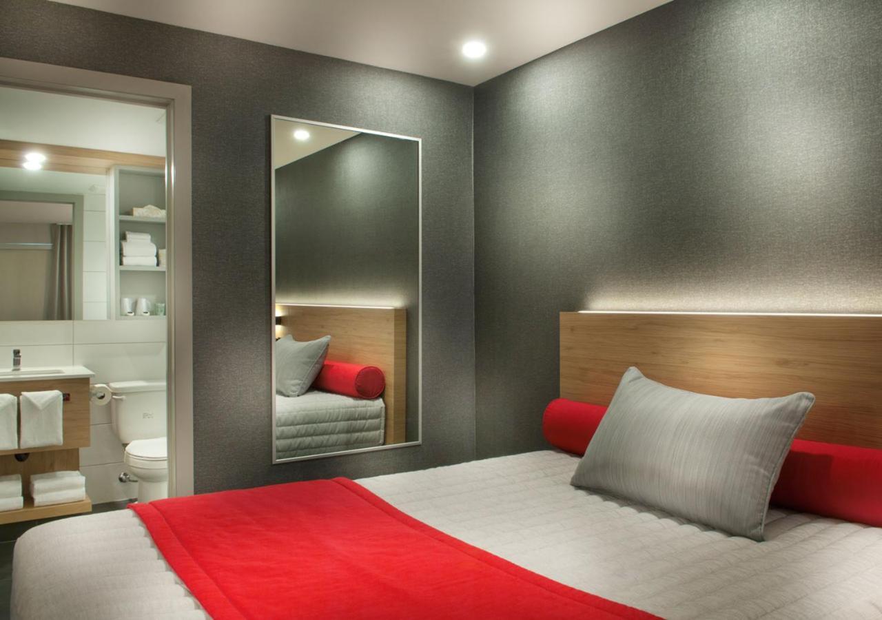 Hotel Ramada By Wyndham Laval Esterno foto